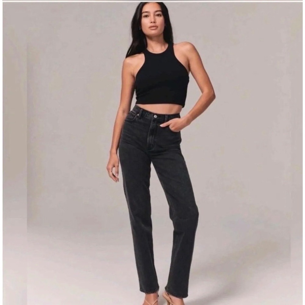 Abercrombie & Fitch Ultra High Rise 90's Straight Ultra High Rise Jeans